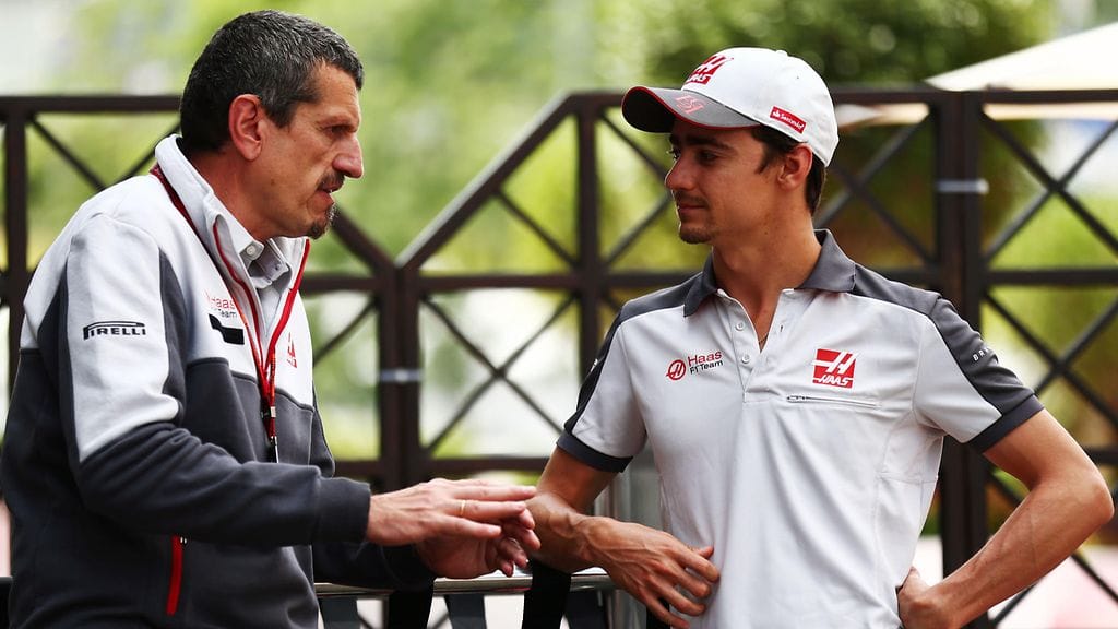 Haasin tallipäällikkö Günther Steiner ei ole vielä päättänyt, jatkaako Esteban Gutierrez tiimissä ensi kaudella (arkistokuva).