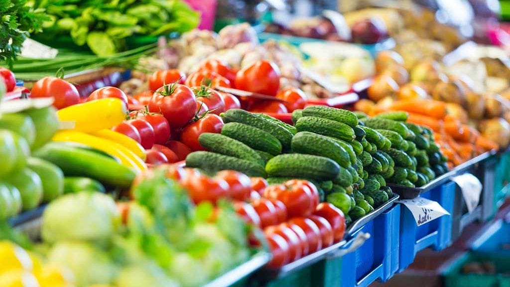Hedelmien ja vihannesten lisääminen ruokavalioon on suotuisaa kehon lisäksi mielelle.