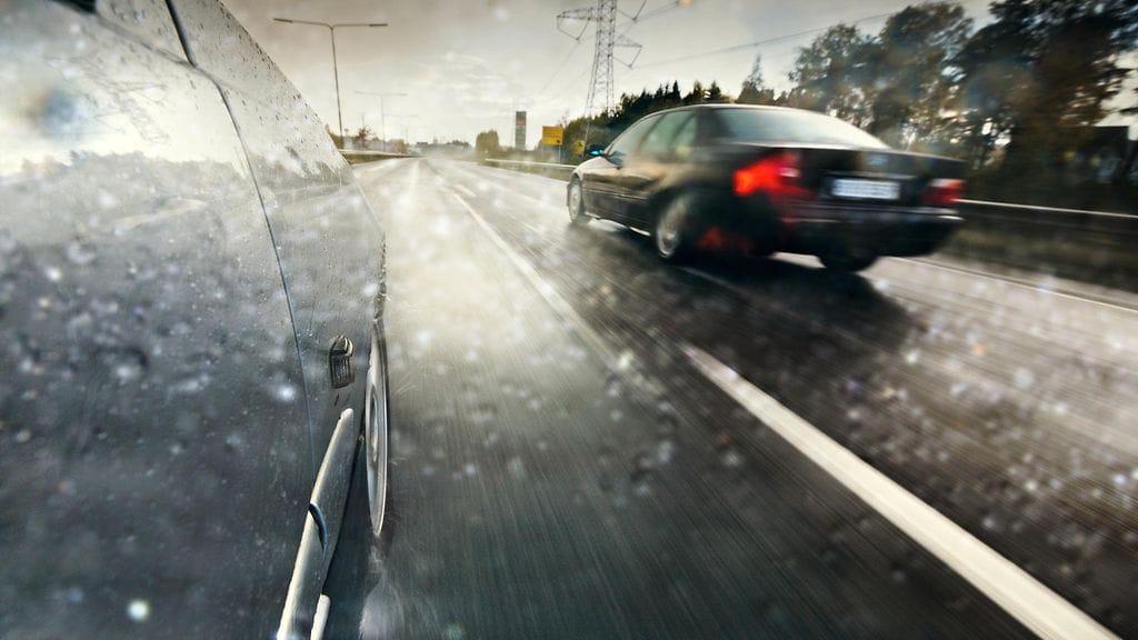 Liian suuri tilannenopeus helpottaa vesiliirtoon joutumista.