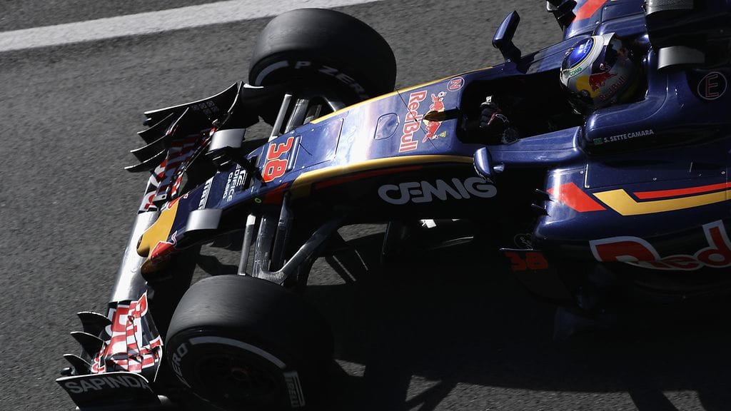 Kuvassa Toro Rosson F1-auton keula.