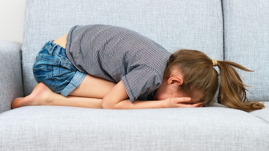 Kolmevuotias ei sulattanut helpolla sisarensa aikuistumista.