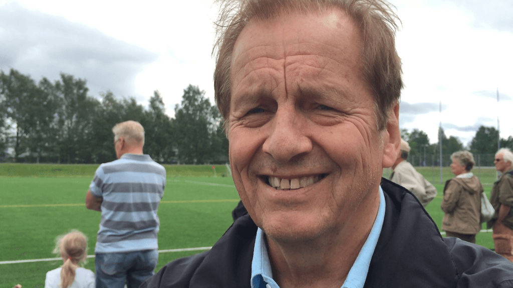 MTV Uutiset tavoitti Rauli Virtasen Porin jalkapallostadionin katsomosta, jossa hän oli seuraamassa eduskunnan ja turvapaikanhakijoiden välistä ottelua.