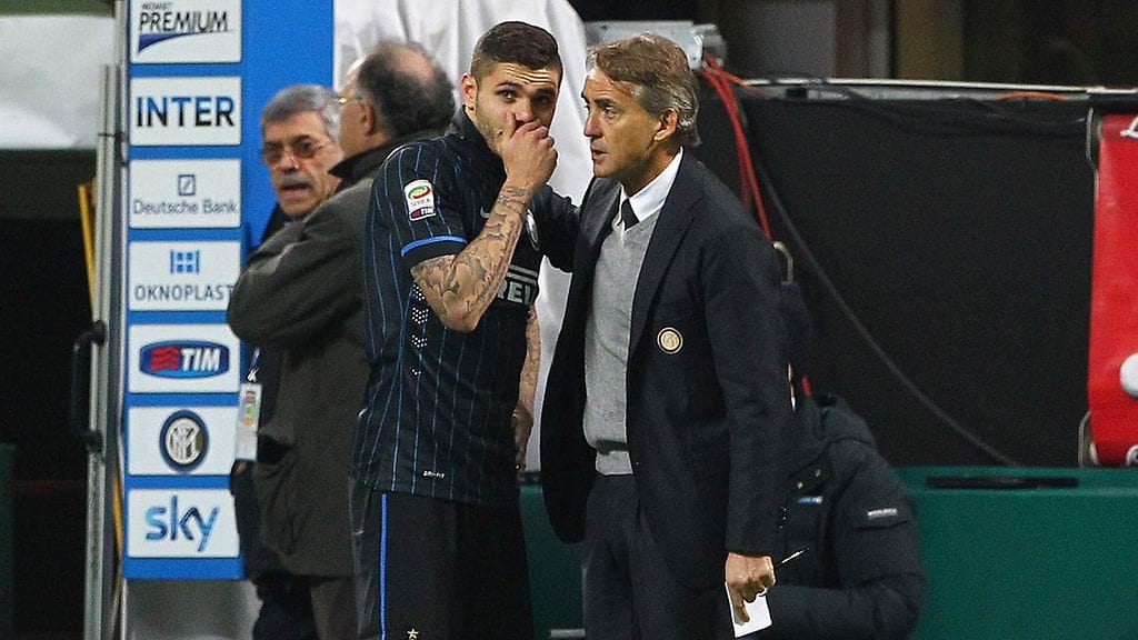 Mauro Icardi ja Roberto Mancini juttusilla.