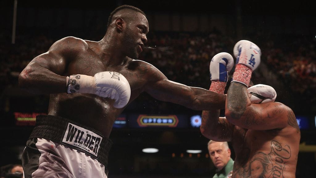 Deontay Wilder rusikoi Chris Arreolaa vahvasti.