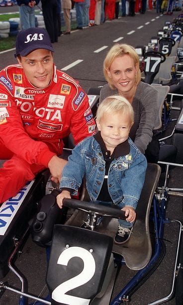 Teemu ja Sirpa Selänne, Eemil 25.8.1998 MTV3:n Formulapuisto Helsingin Tattarisuo