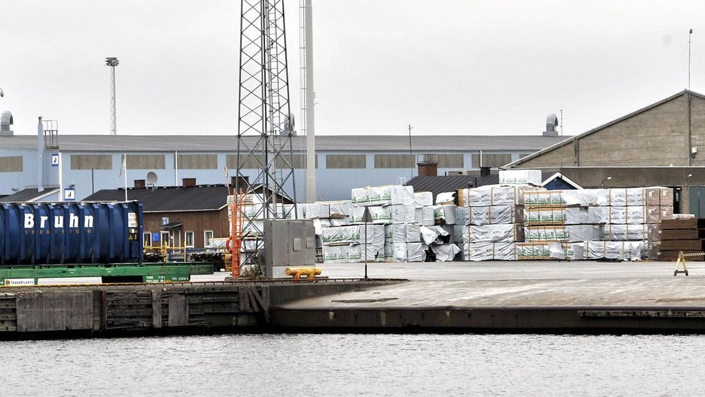 Saksalaispommi löytyi laituriremontin yhteydessä. Kuvituskuva Kemin satamasta.