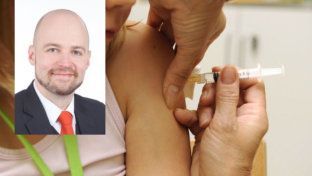 Keskustan kansanedustaja Mikko Kärnä vie syksyllä käsiteltäväksi lakialoitteen, jossa kansalliseen rokotusohjelmaan osallistuminen asetetaan lapsilisän ehdoksi.