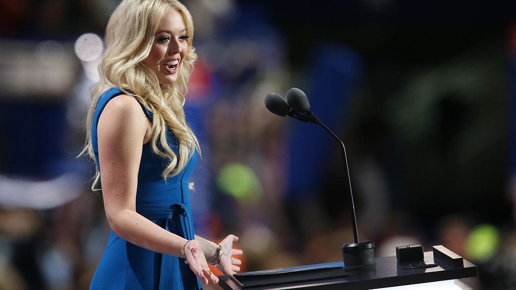Presidenttiehdokas Donald Trumpin nuorin tytär Tiffany Trump puhui republikaanien puoluekokouksessa 19.7.2016 ja jatkoi äitipuolensa edellisenä päivänä aloittamaa työtä ehdokkaan imagon pehmentämiseksi.