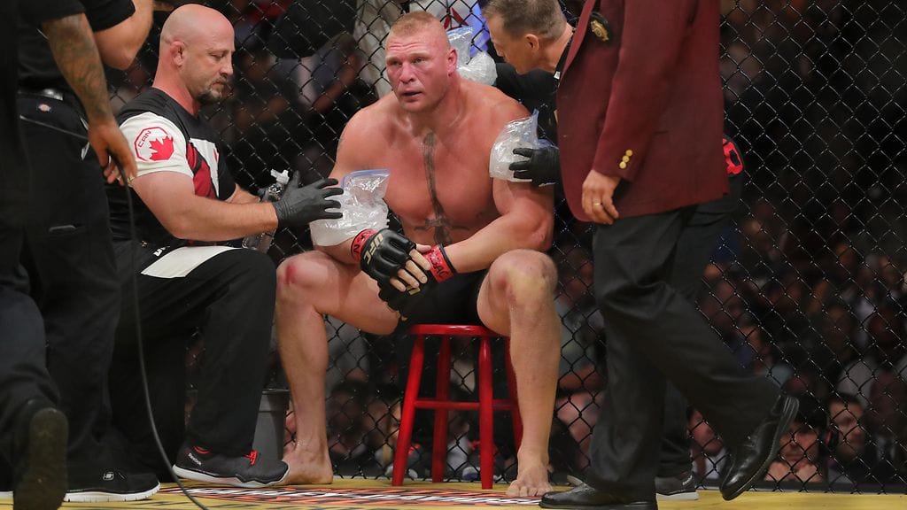 Brock Lesnar voitti Mark Huntin paluuottelussaan.