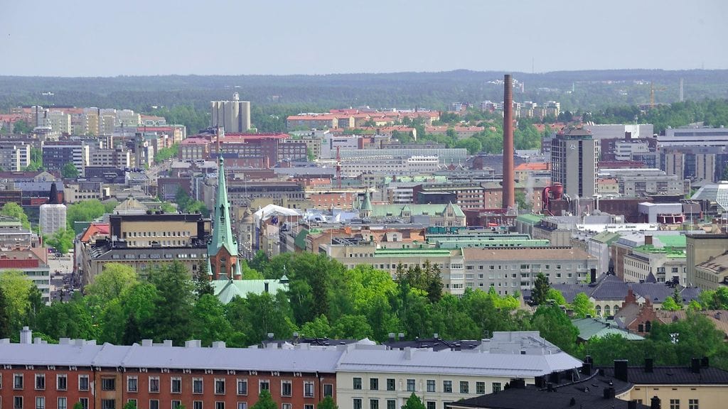 Tampereen keskustaa Pyynikin näkötornista kuvattuna.