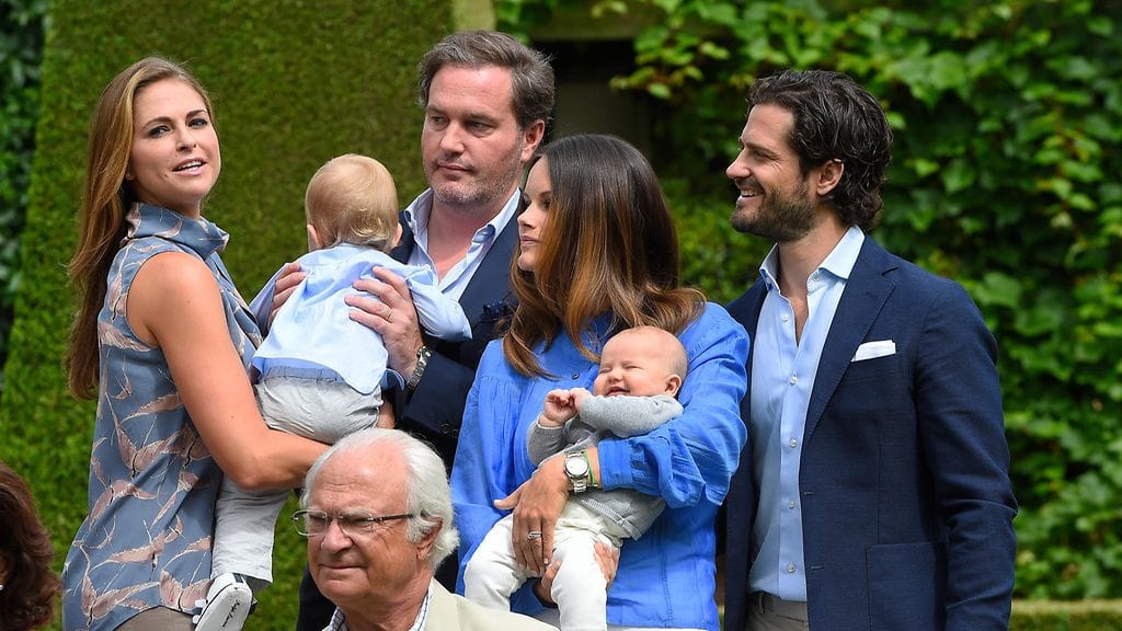 Ruotsin kuninkaalliset 15.7.2016 4: Daniel, Victoria, Madeleine, Chris, Carl Philip, Sofia, Silvia, Kaarle Kustaa, Estelle, Leonore, Nicolas, Alexander, Oscar