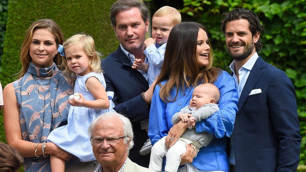 Ruotsin kuninkaalliset 15.7.2016 13: Daniel, Victoria, Madeleine, Chris, Carl Philip, Sofia, Silvia, Kaarle Kustaa, Estelle, Leonore, Nicolas, Alexander, Oscar