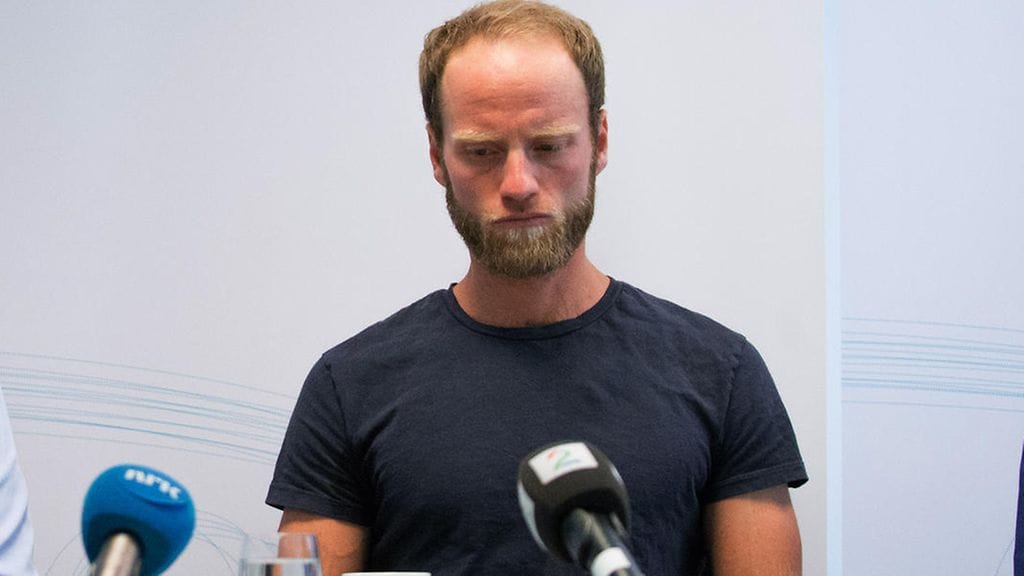 Martin Johnsrud Sundby oli allapäin keskiviikkona järjestetyssä lehdistötilaisuudessa. Hänelle mätkäistiin kahden kuukauden kilpailukielto, joka päättyy 11. syyskuuta.