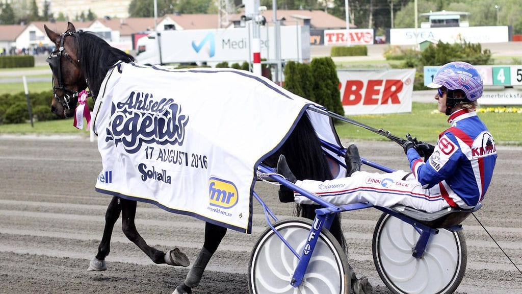 Ratu Royale voitti Elitloppet-viikonloppuna toukokuun lopulla Ruotsin Solvallassa ravatun 3-vuotiaiden tammojen kansainvälisen lähdön.