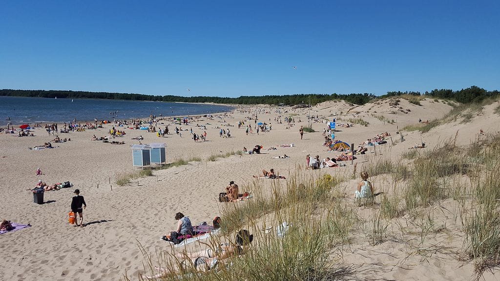 Kesäpäivän viettäjiä Porin Yyterissä 21.7.206.