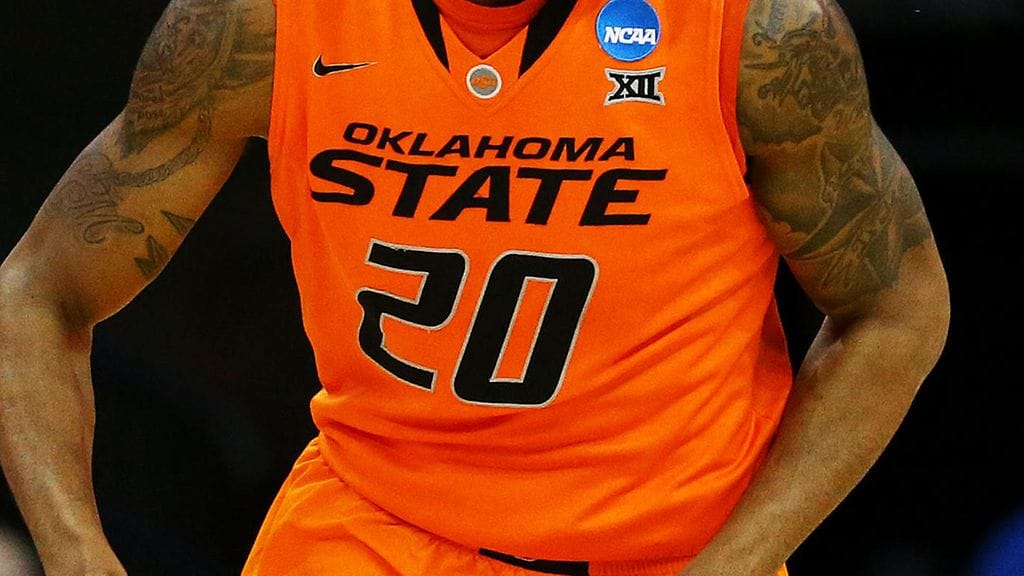 Oklahoma State -yliopiston pelipaita.