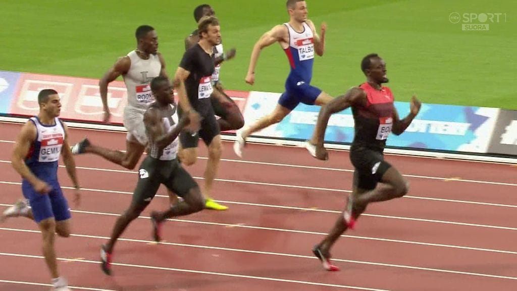 Usain Bolt karkasi muilta loppusuoralla.