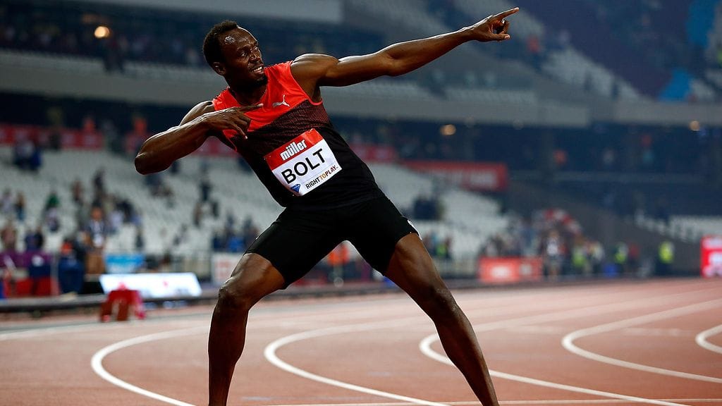 Usain Bolt otti lontoolaisyleisön haltuun voitokkaan 200 metrin juoksunsa jälkeen.