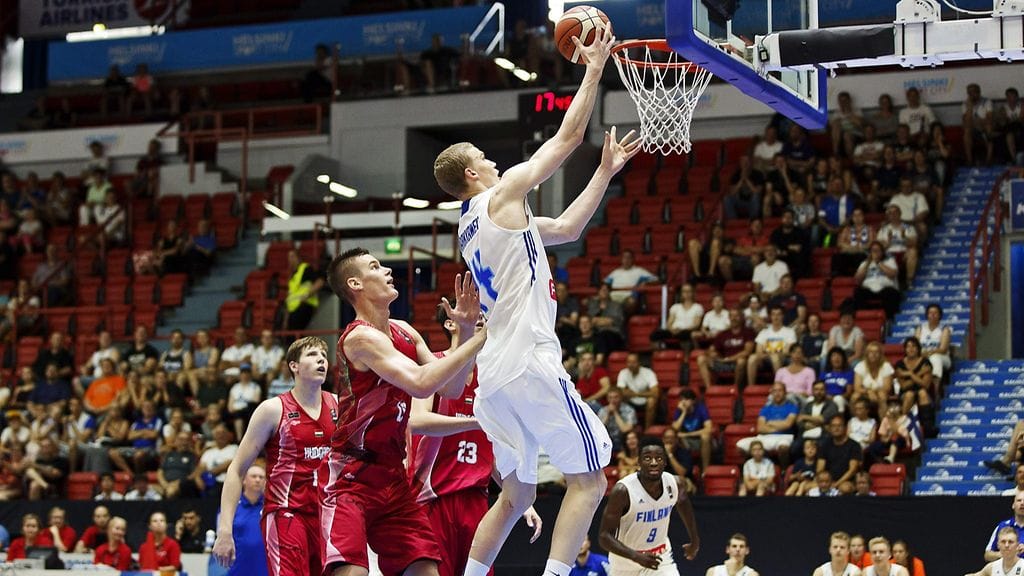 Lauri Markkanen (oik.) tehtaili 26 pistettä Unkaria vastaan.