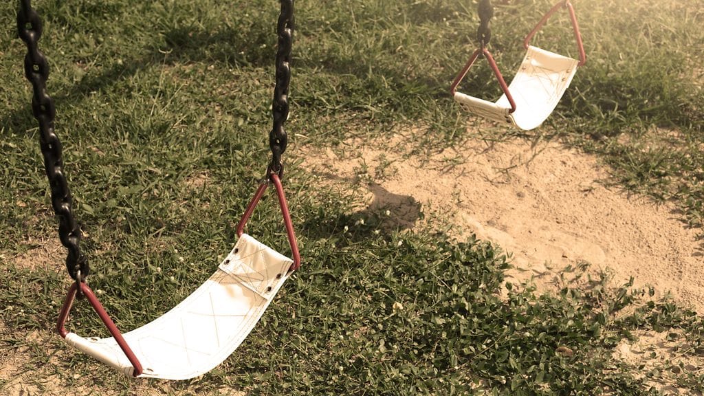 "Kukaan ei tule tervehtimään, puhumattakaan, että joku huolehtisi minusta", kirjoitti yksi lukijakyselyn vastaajista.