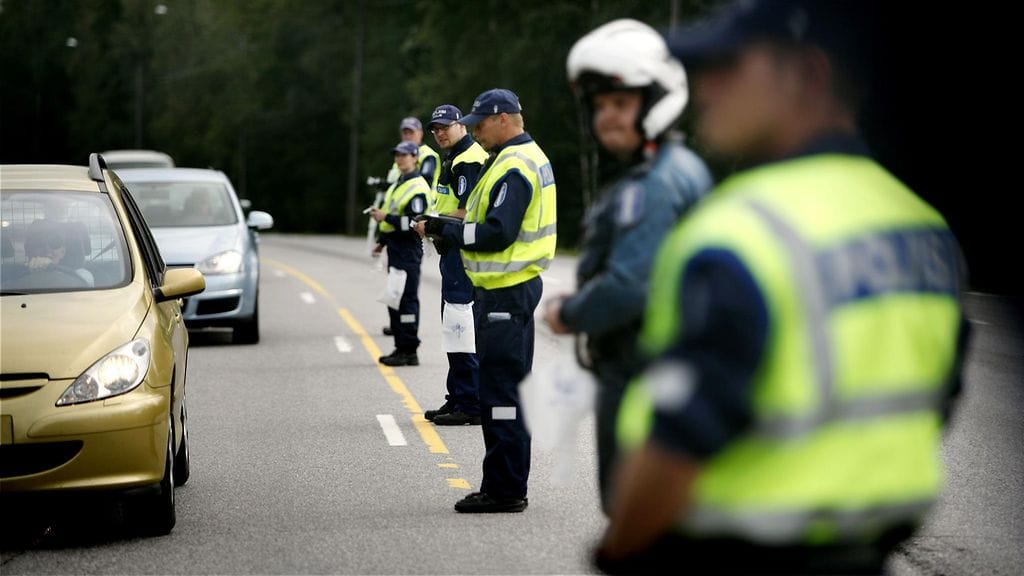 Poliisin puhallutusratsia Porvoossa elokuussa 2007.