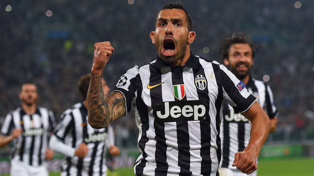 Carlos Tevez antaa tunteiden näkyä ja kuulua.