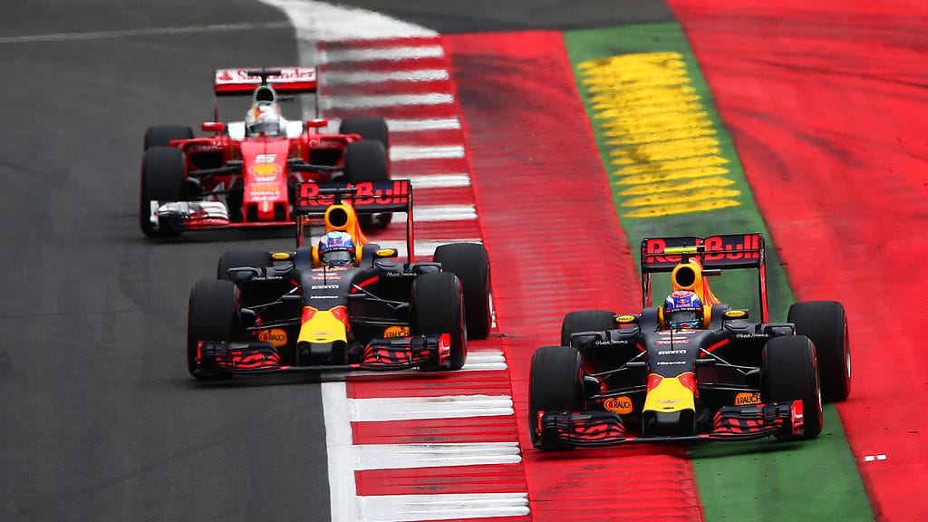 Red Bull ja Ferrari käyvät kovaa taistoa MM-sarjan kakkospaikasta.