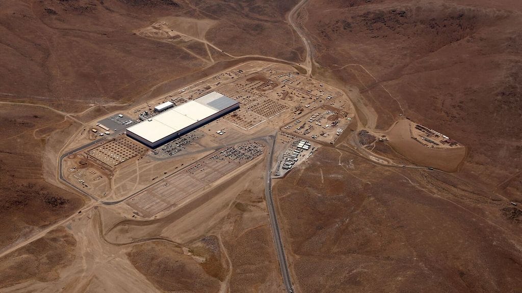 Ei mikään supertehdas tai edes megatehdas, vaan gigatehdas.