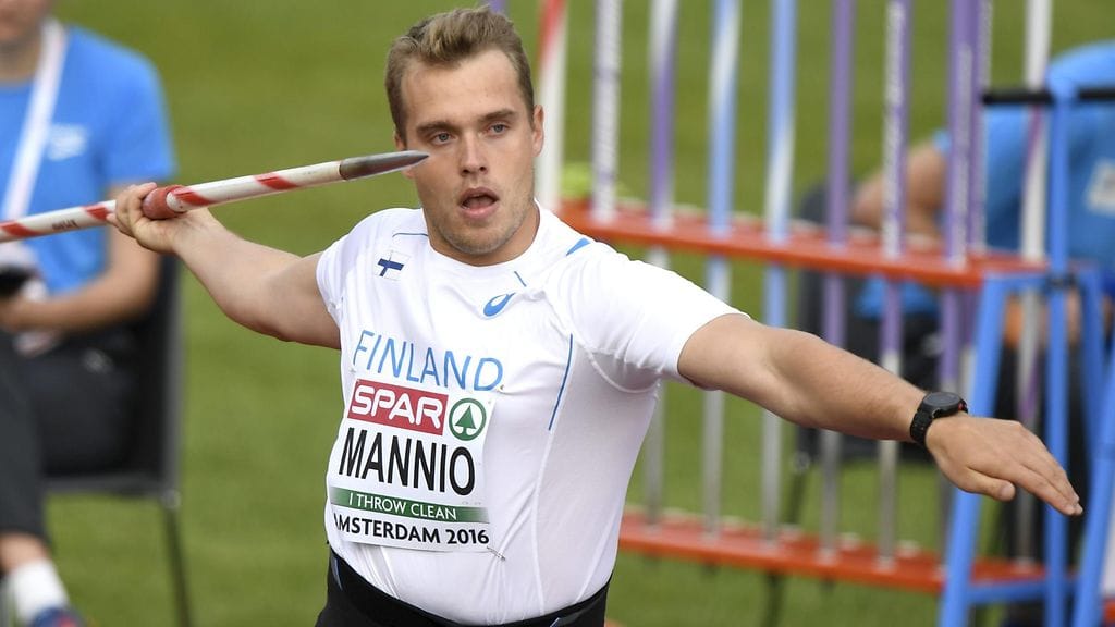 Ari Mannio heitti pronssille EM-kotikisoissa Helsingissä vuonna 2012.