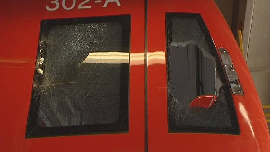 Metro vaurioitui törmäyksessä.