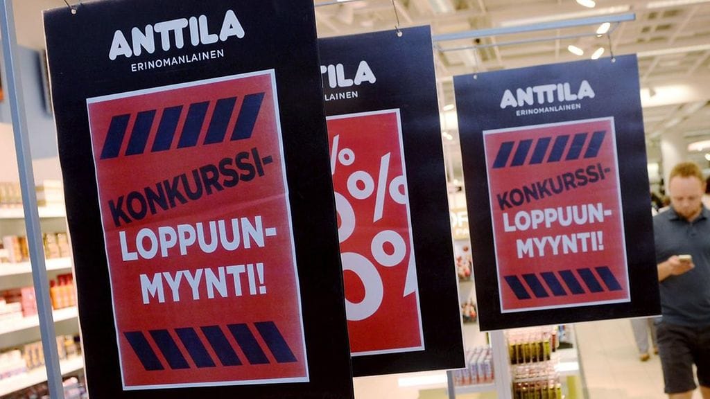 Kauppaketju Anttila haettiin konkurssiin viime vuonna. Kuva konkurssiloppuunmyynnistä kauppakeskus Kampissa Helsingissä 27. heinäkuuta 2016.