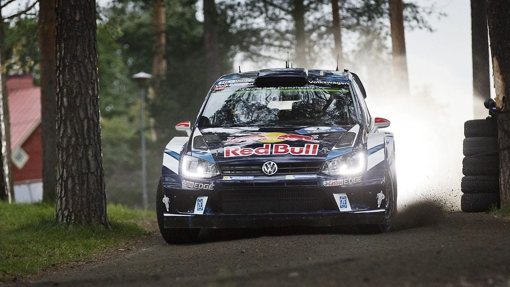 Jari-Matti Latvala on rallissa kuudentena ensimmäisen erikoiskokeen jälkeen.