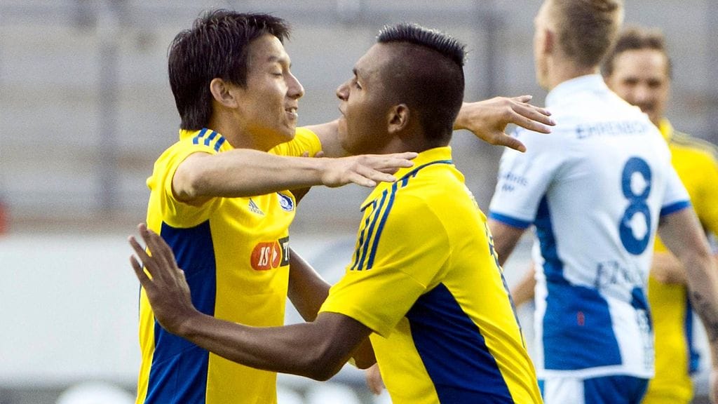 Atomu Tanaka ja Alfredo Morelos oli HJK:n tähtikaksikko torstaina.