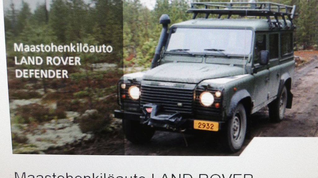 Maavoimien maastohenkilöauto Land Rover Defender kuvattuna Puolustusvoimien vanhoilta verkkosivuilta Helsingissä maanantaina 1. elokuuta 2016.