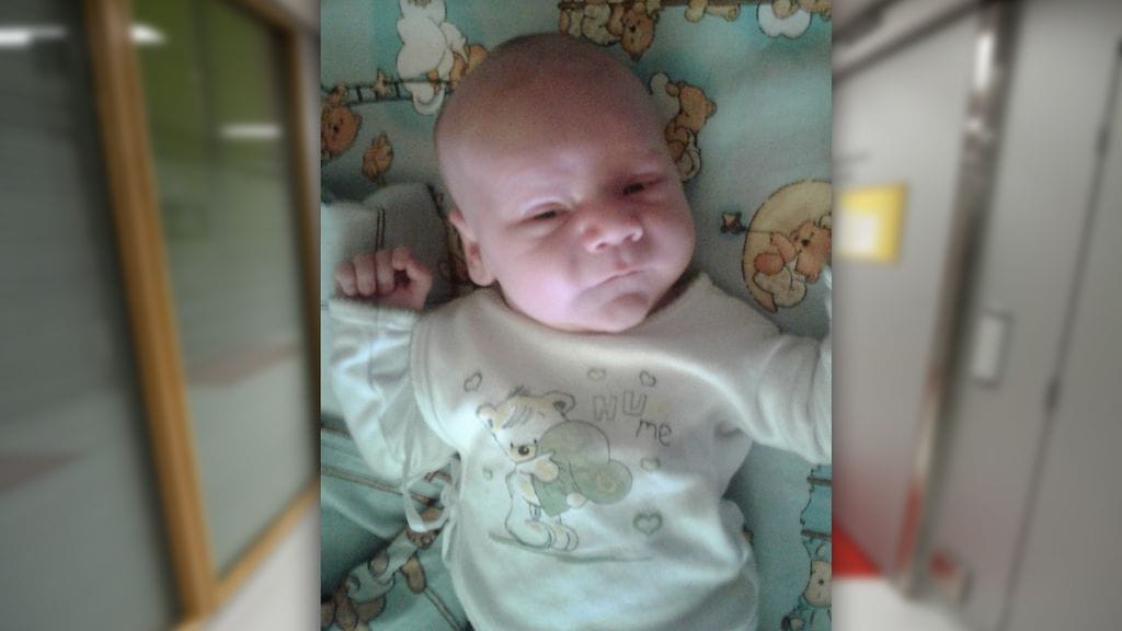 Trevor-vauva on hoidossa Helsingissä.