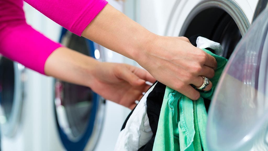Vaatteet tarvitsevat pesua pysyäkseen kunnossa ja hyvännäköisinä.