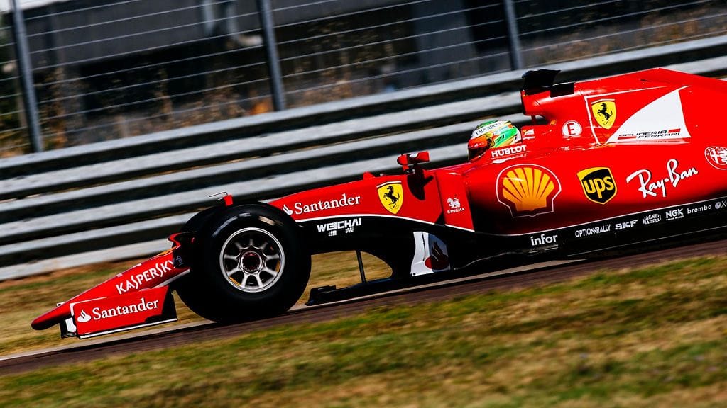 Ferrari testasi Pirellin ensi kauden renkaita Fioranossa.