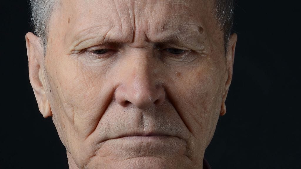 Lisääntyvät masennusoireet voivat olla kehittymässä olevan dementian ensioireita. Kuvituskuva.