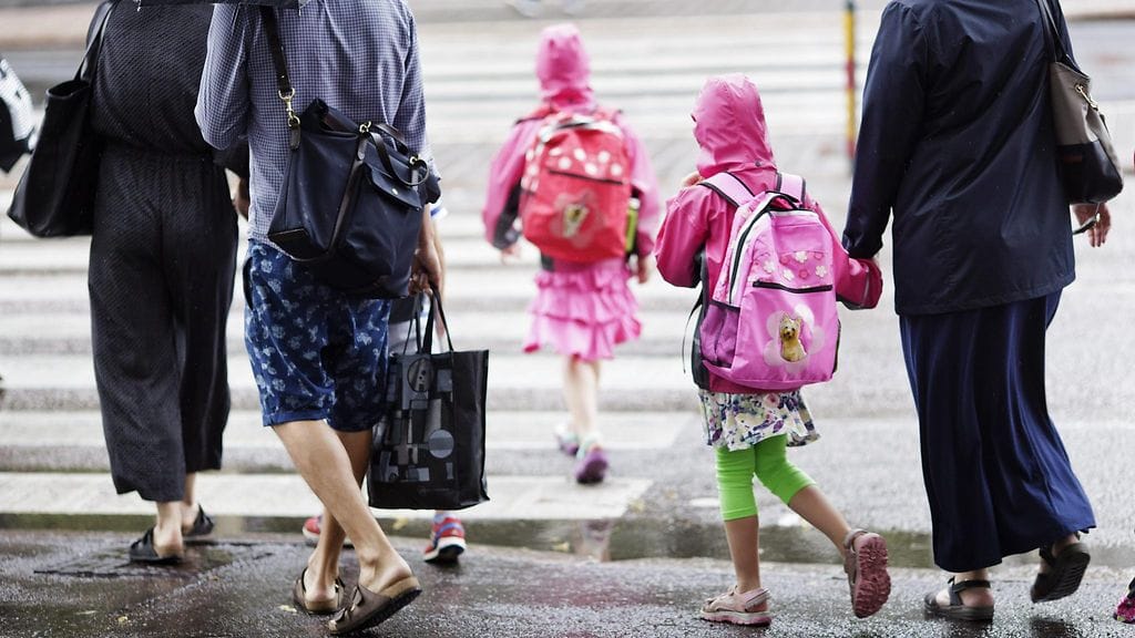 Osaahan ekaluokkalaisesi kävellä koulumatkansa turvallisesti?