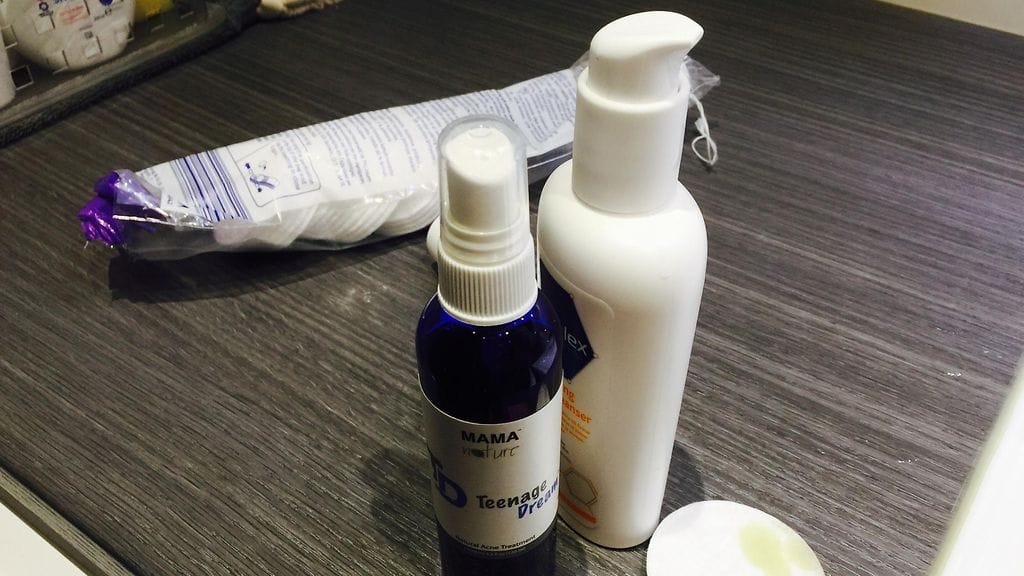 Aknen hoitotuotteita