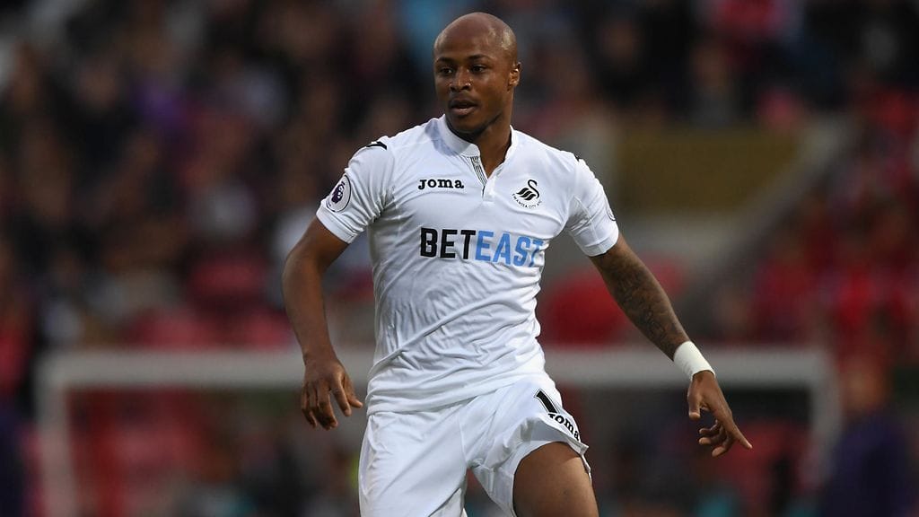 Andre Ayew Swansean paidassa heinäkuussa.
