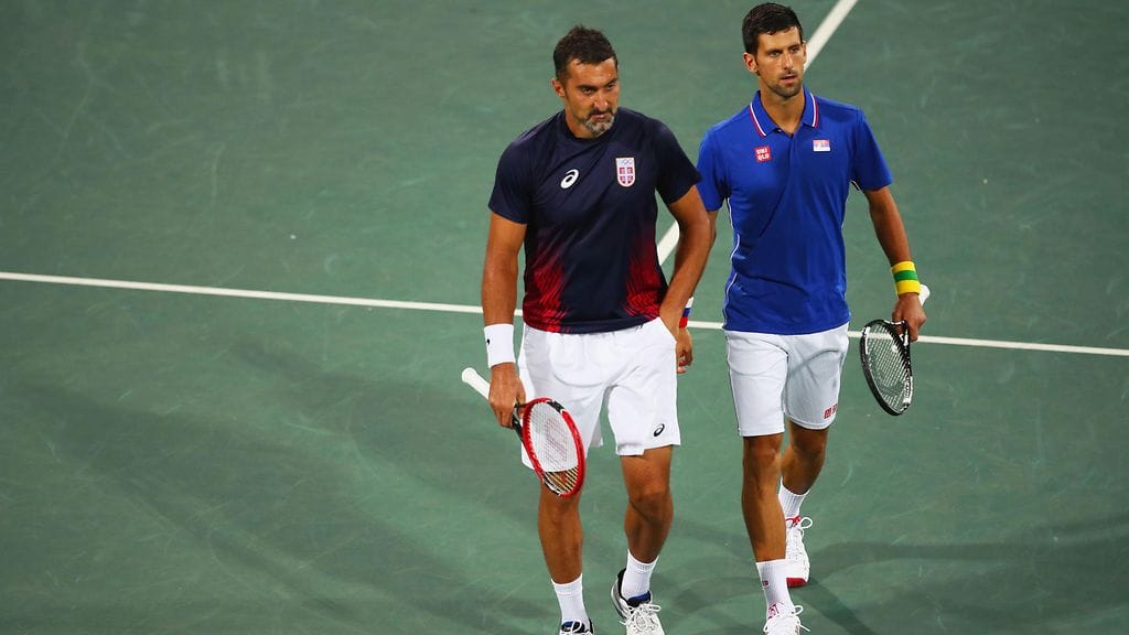Serbialaisnelinpelipari Nenad Zimonji ja Novak Djokovic.