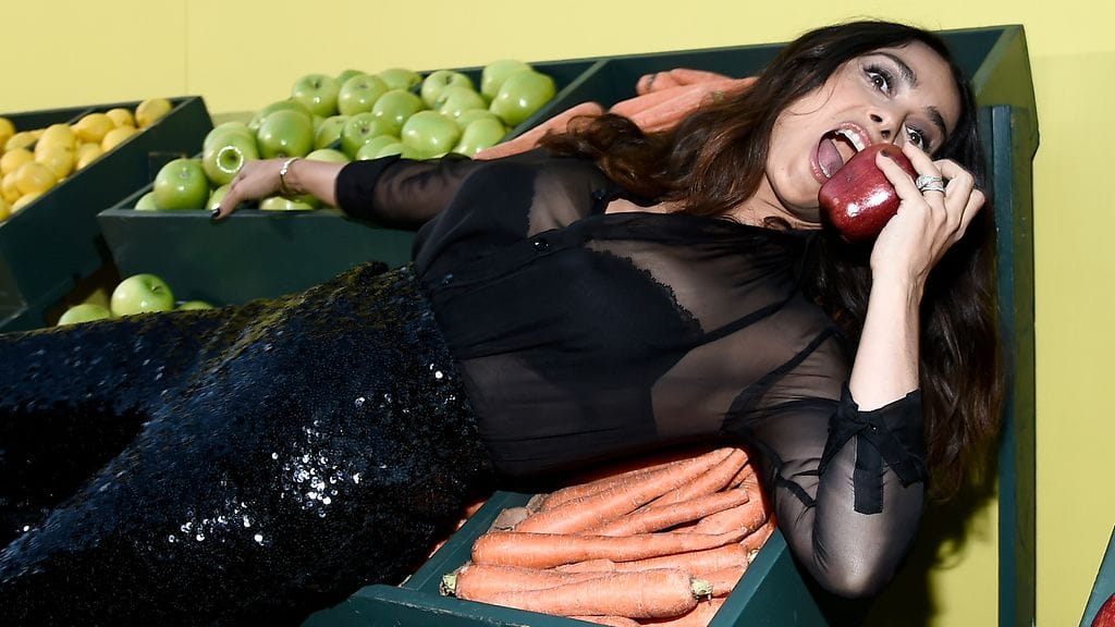 Salma Hayek Sausage Party -elokuvan ensi-illassa.