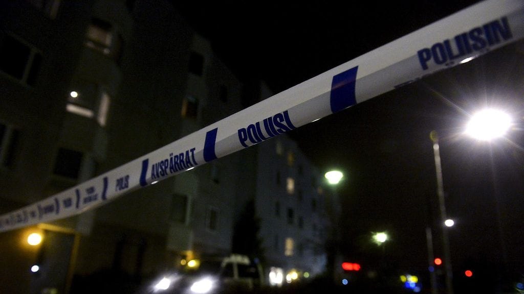 Poliisin eristysnauhaa Myyrmäessä Vantaalla 30. marraskuuta 2015 ampumavälikohtauksen jälkeen.