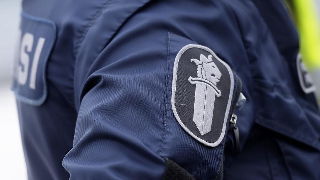Poliisi tutkii mopoilijan tekoa liikenneturvallisuuden vaarantamisena. Kuvituskuva.