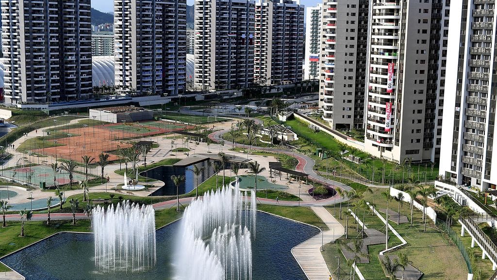 Rion kisoihin osallistuvat urheilijat asuvat heitä varten rakennetussa olympiakylässä