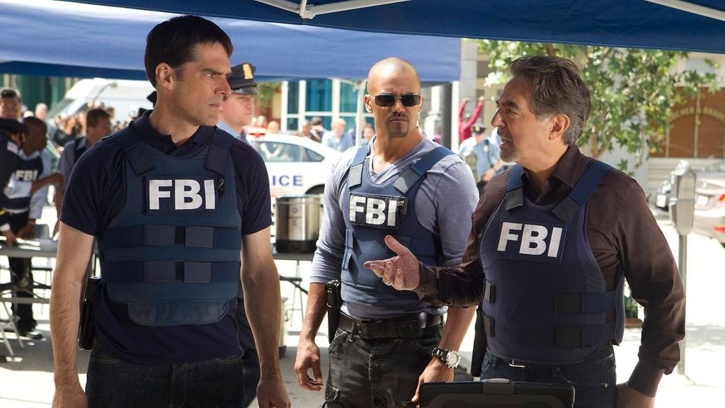 Thomas Gibson, Shemar Moore ja Joe Mantegna näyttelevät Criminal Minds -sarjassa.
