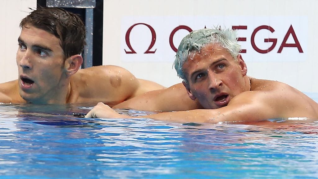 Ryan Lochte sai kokea Rion pelottavan puolen. Kuvassa vasemmalla oleva Michael Phelps ei tiettävästi ollut mukana ryöstön kohteeksi joutuneessa taksissa.