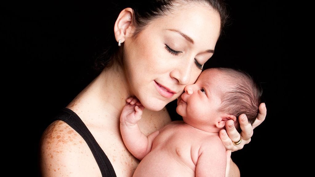Vauvan ensimmäiset hymyt ovat koskettavia hetkiä.