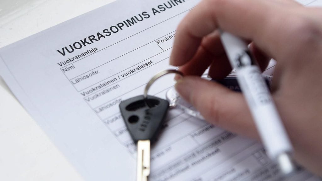 Vuokralainen jätti toistuvasti vuokria maksamatta ja kähvelsi kalustettuna vuokratusta asunnosta tavaroita. Perintätoimiston kautta vuokranantaja on saanut korvauksia vitosen.